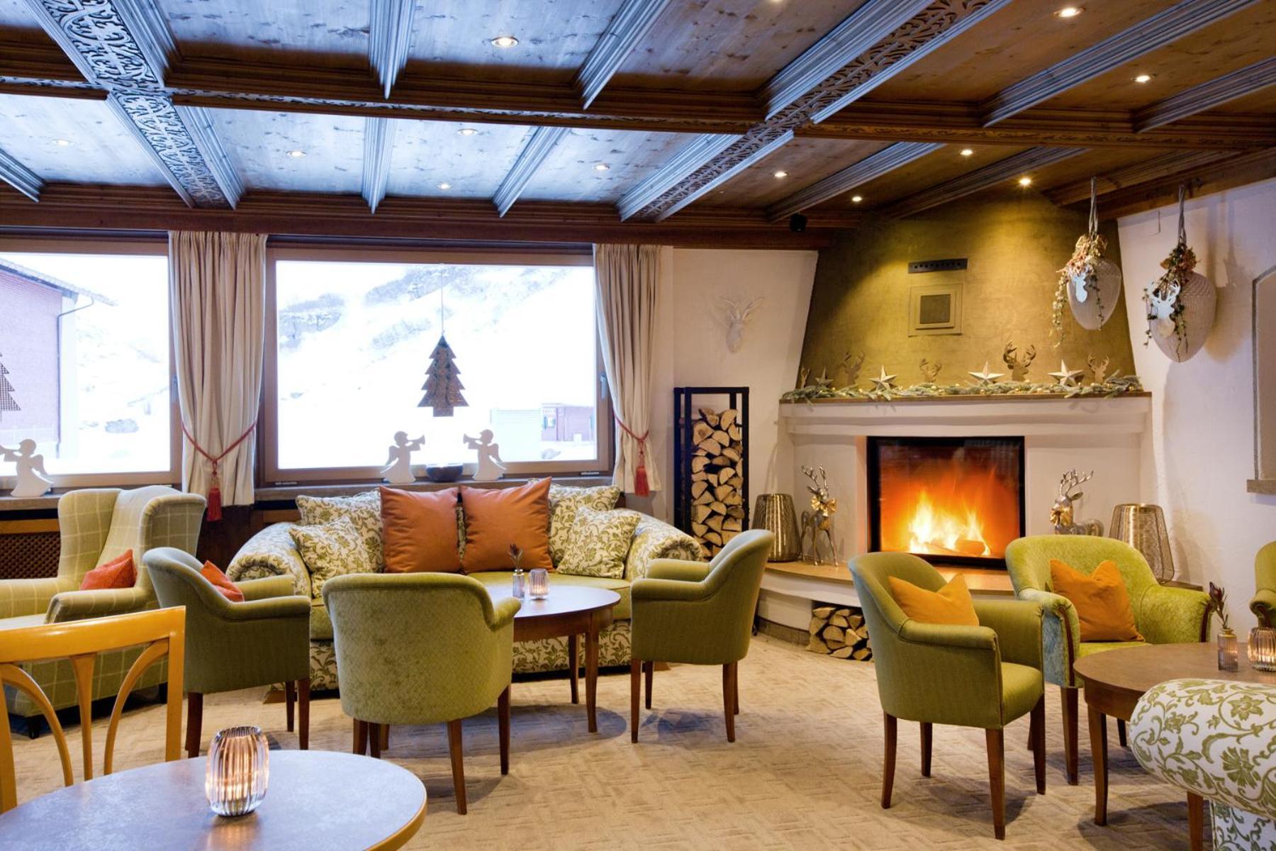 Hotel Albona Nova Zuers Экстерьер фото