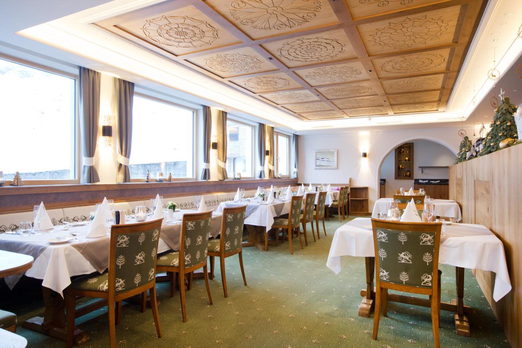 Hotel Albona Nova Zuers Экстерьер фото