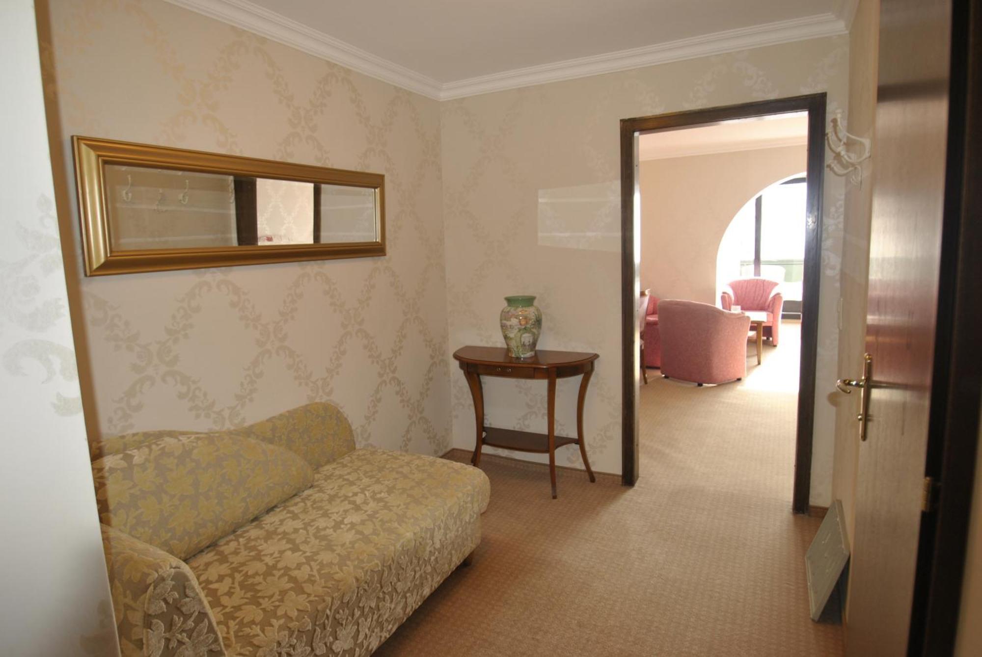 Hotel Albona Nova Zuers Экстерьер фото