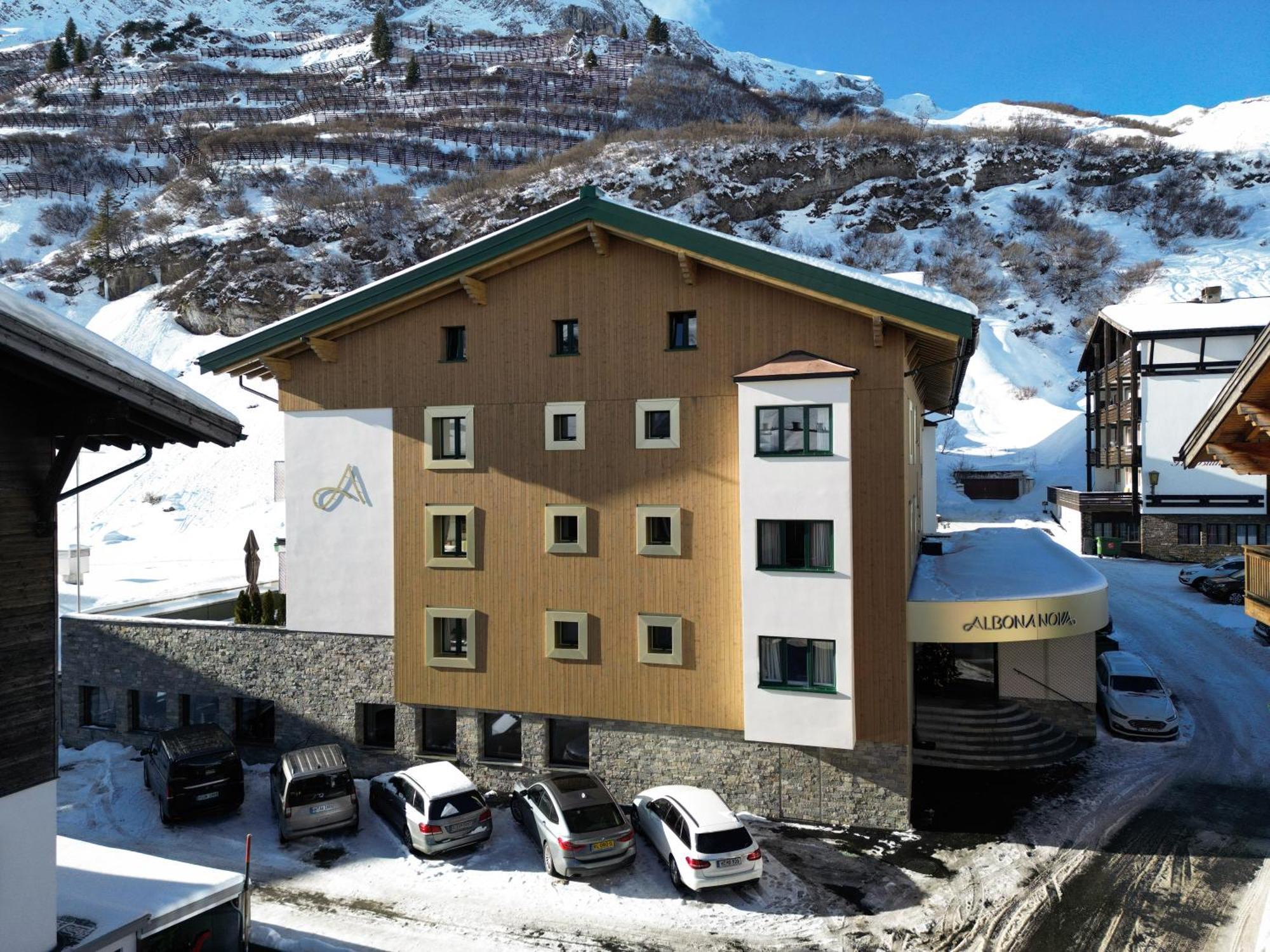 Hotel Albona Nova Zuers Экстерьер фото